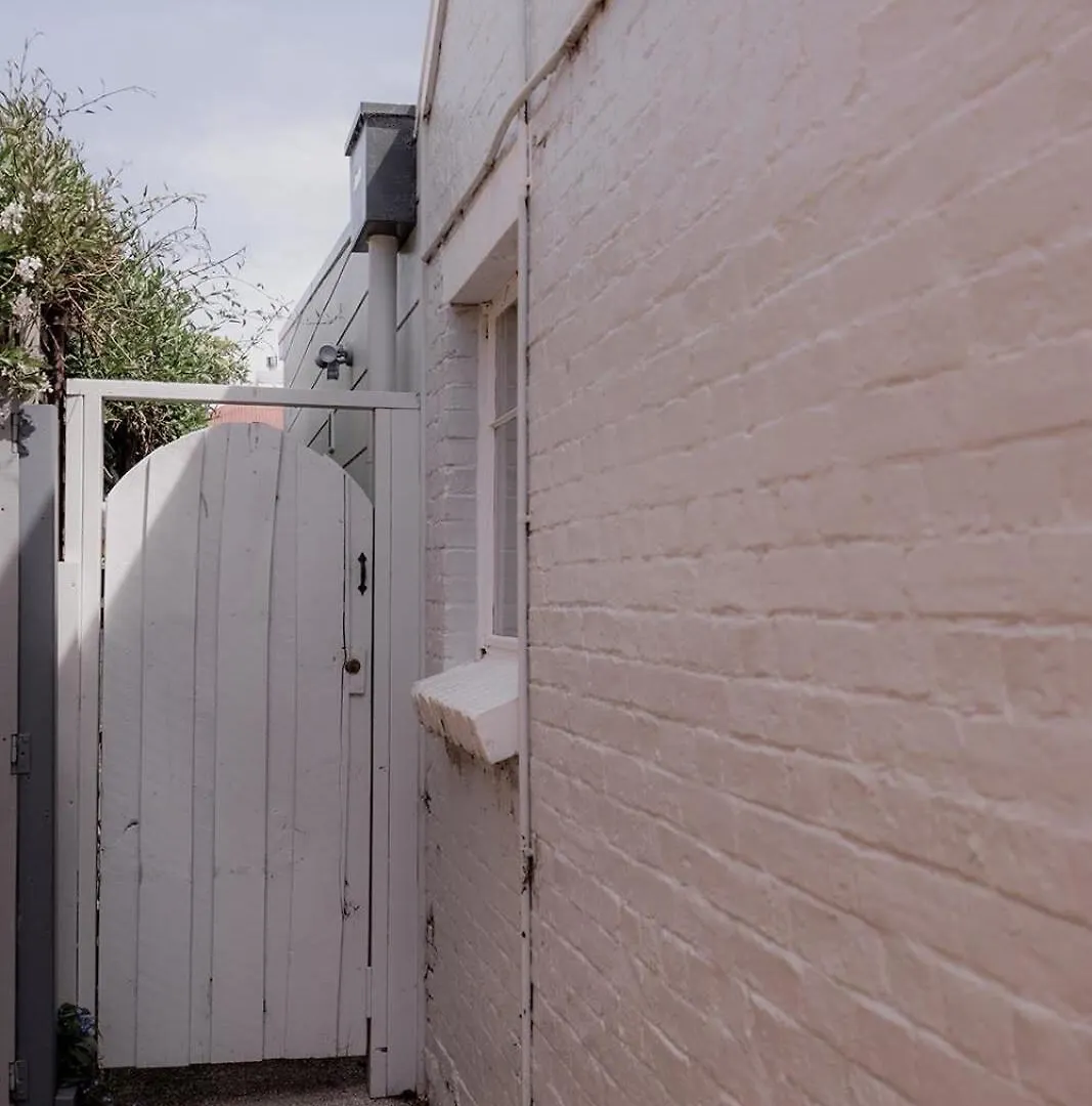 Stay Steps From Salamanca In Historical Cottage Hobart 0*,