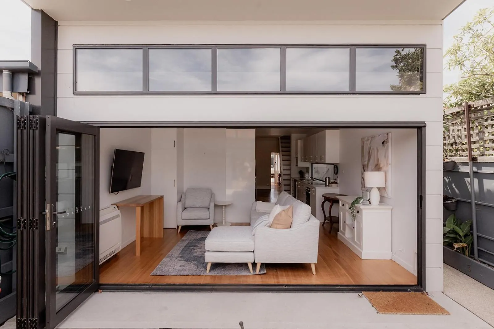 Stay Steps From Salamanca In Historical Cottage Hobart