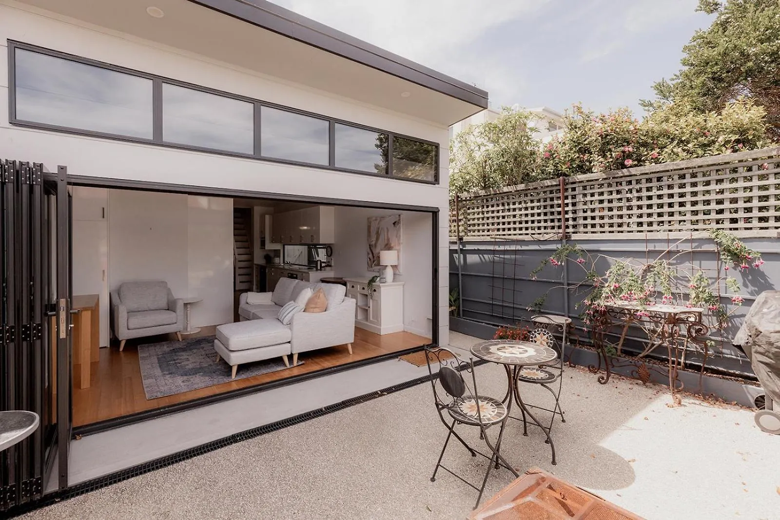 Stay Steps From Salamanca In Historical Cottage Hobart